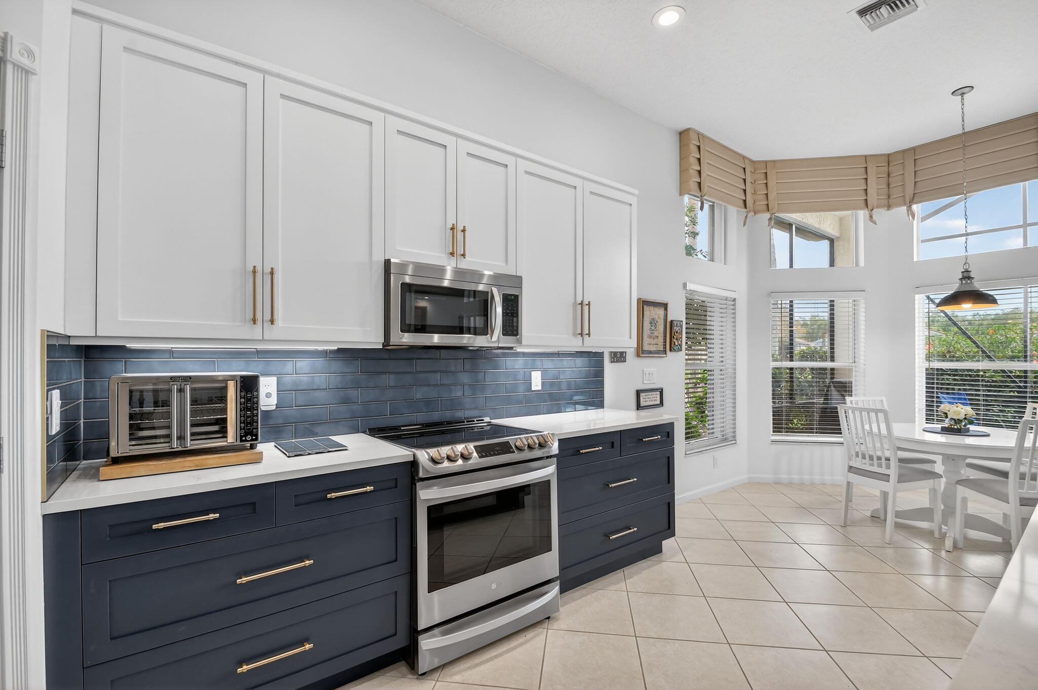 VALENCIA FALLS - Residential