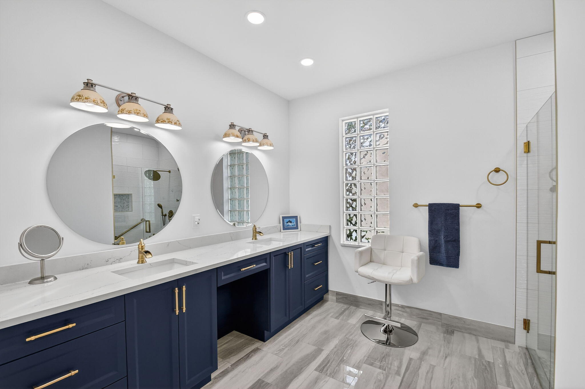 VALENCIA FALLS - Residential