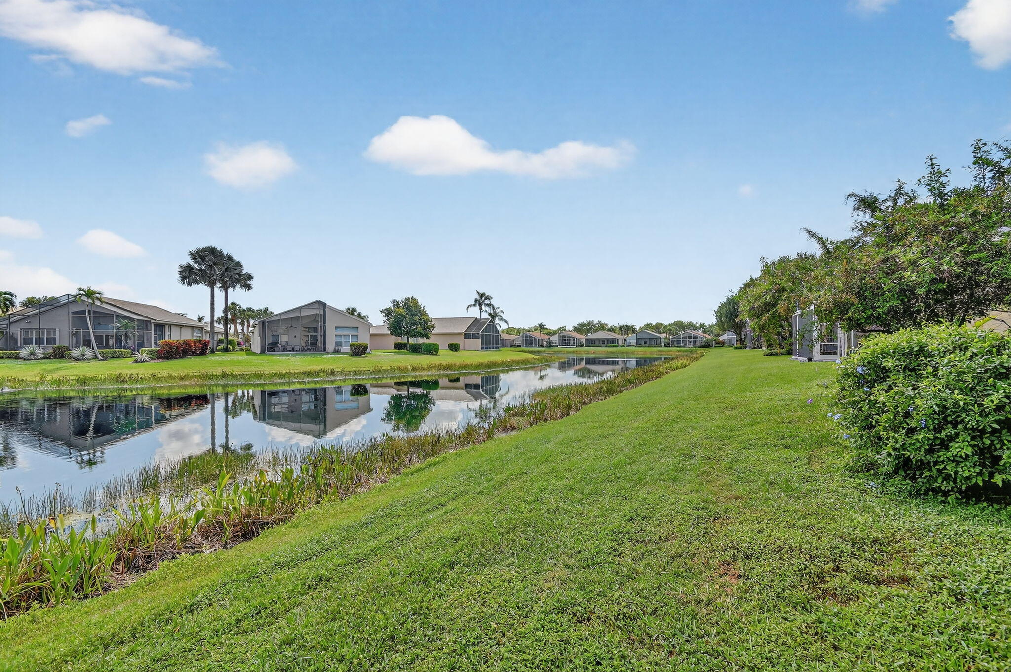 VALENCIA FALLS - Residential