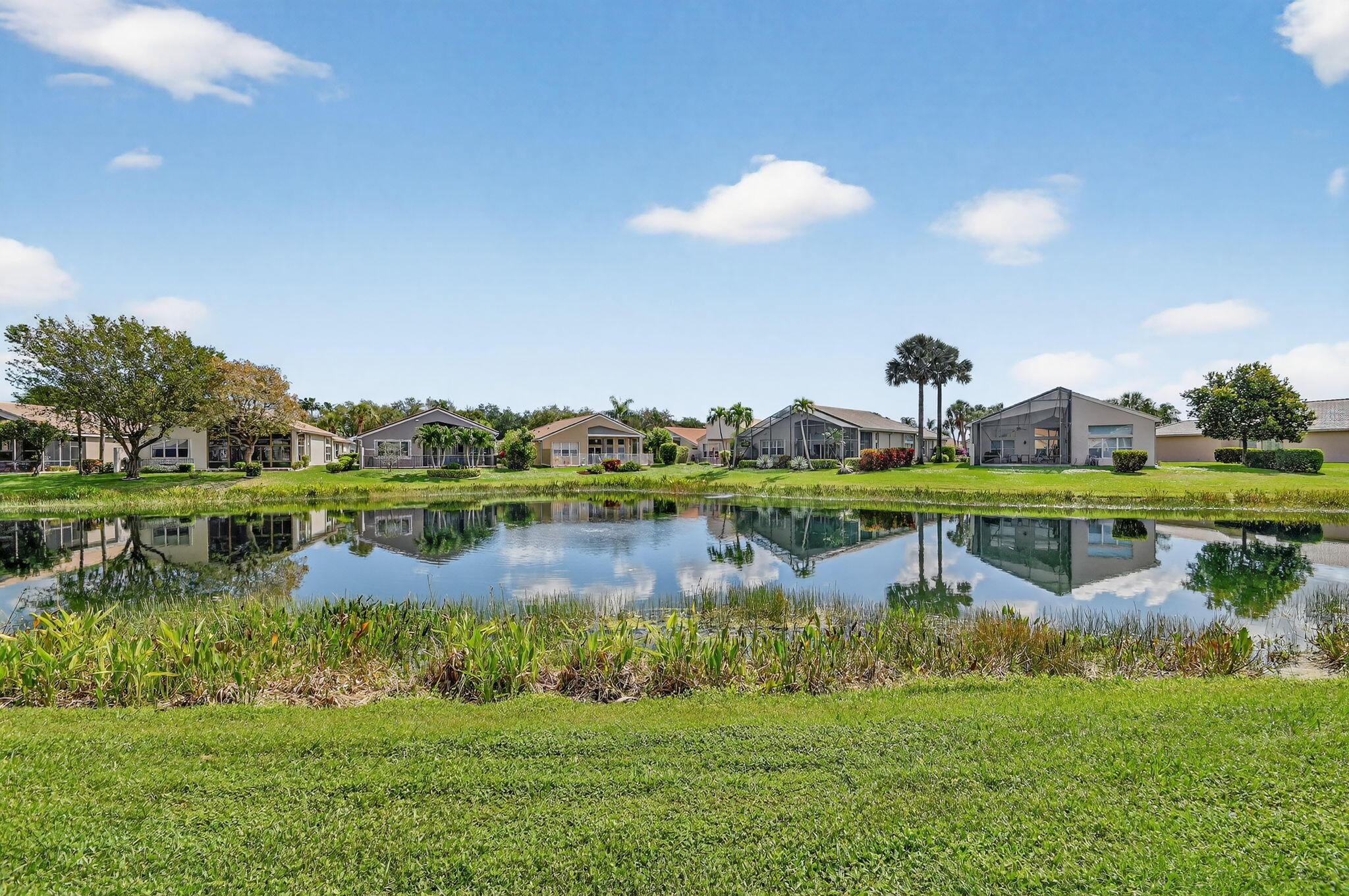 VALENCIA FALLS - Residential