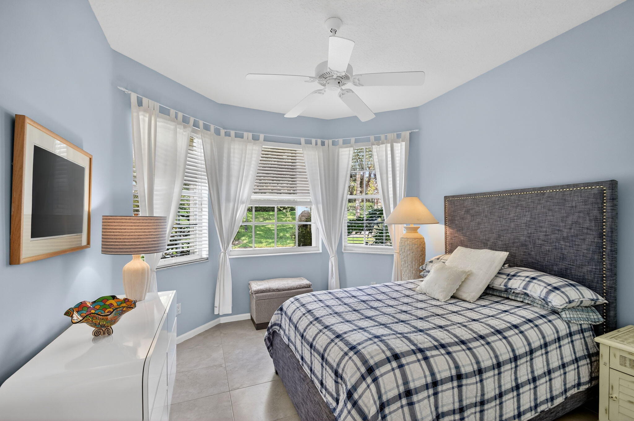 VALENCIA FALLS - Residential