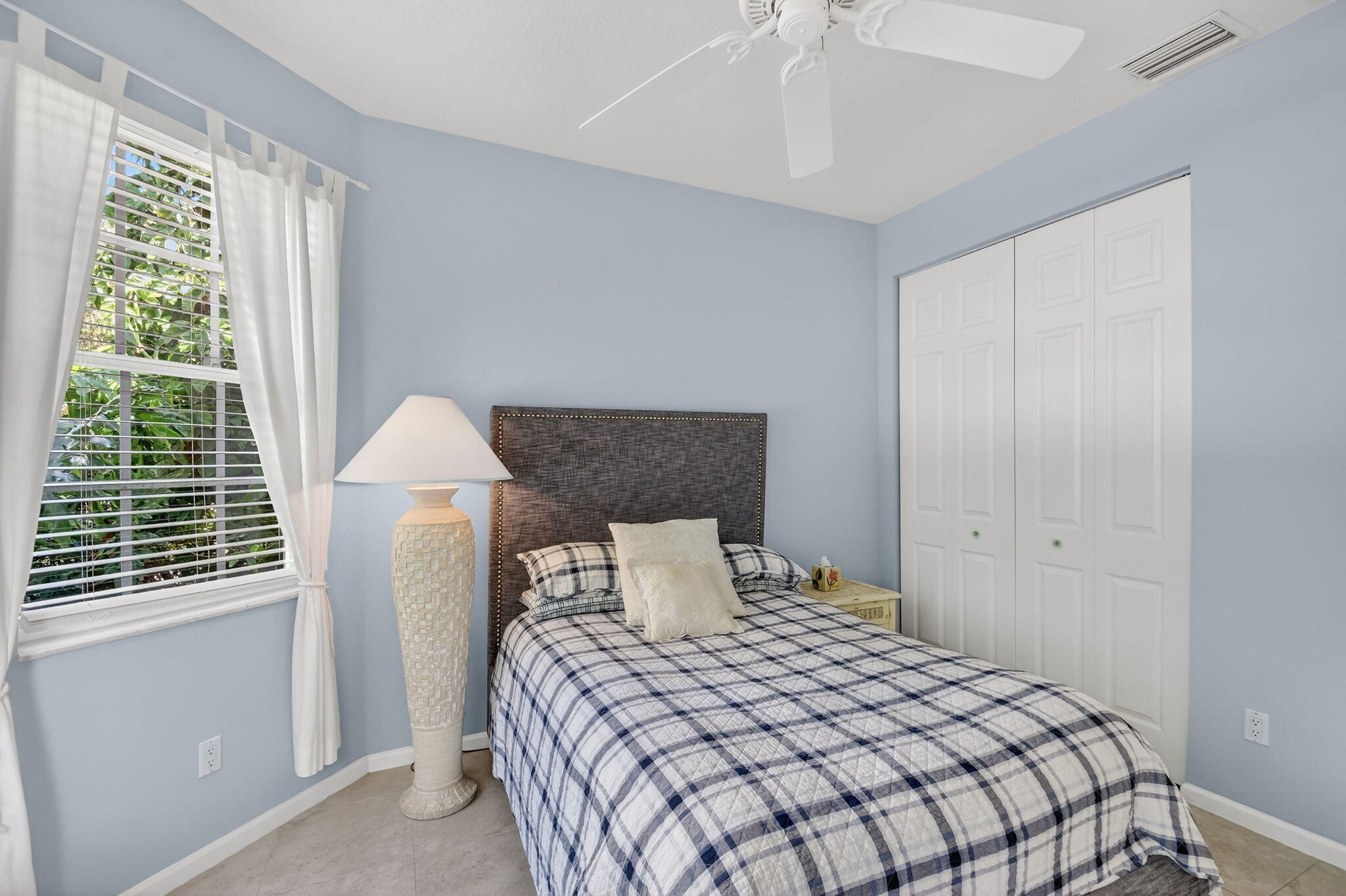 VALENCIA FALLS - Residential