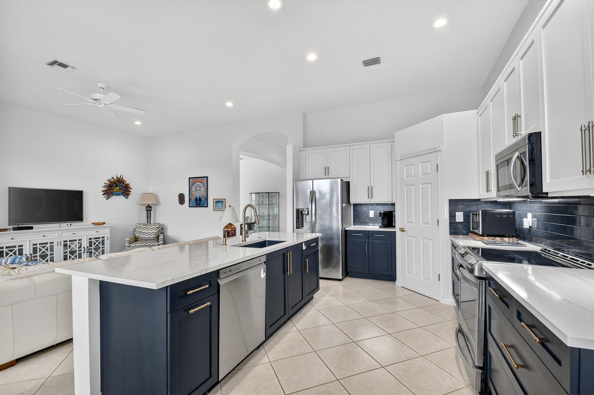 VALENCIA FALLS - Residential