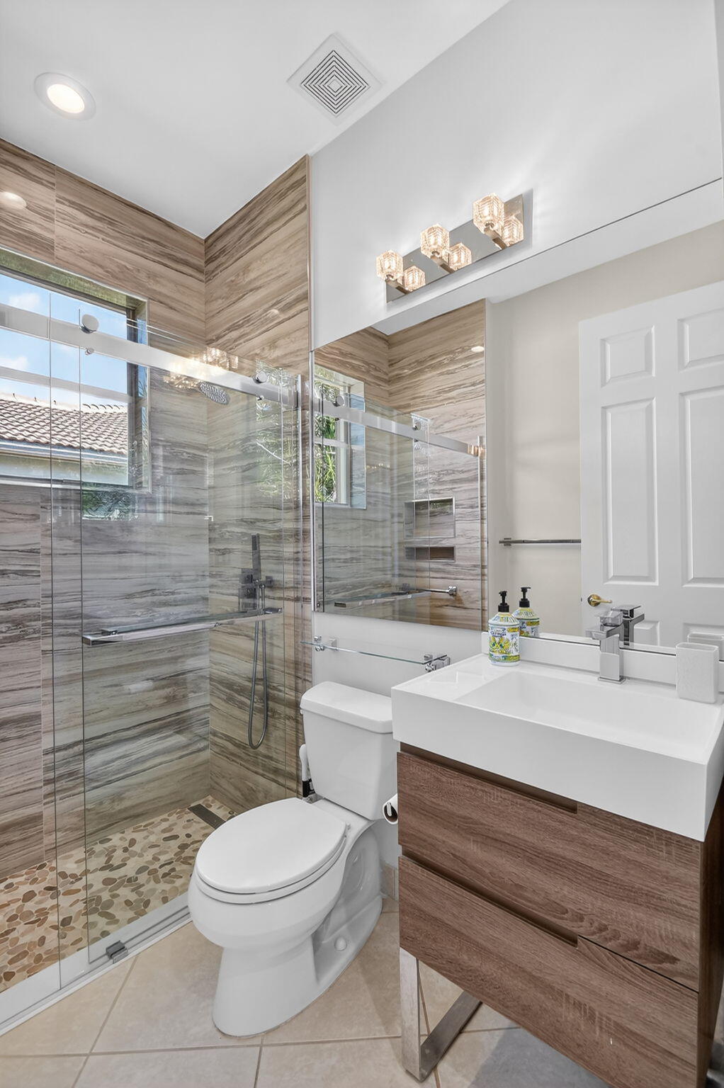 VALENCIA FALLS - Residential