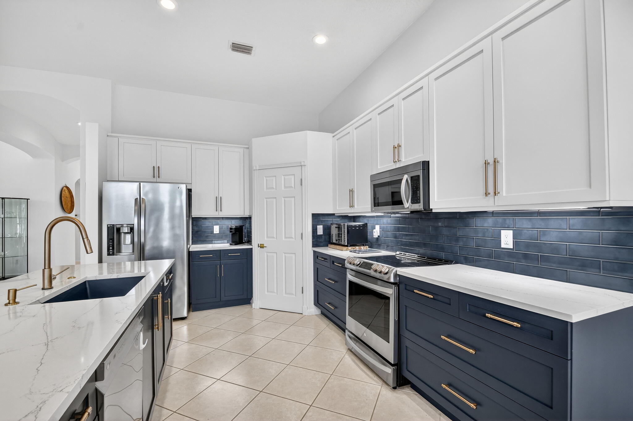 VALENCIA FALLS - Residential