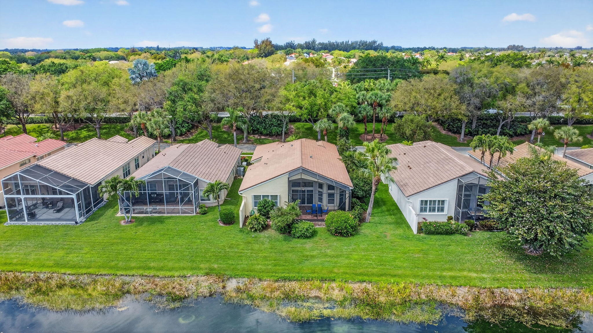 VALENCIA FALLS - Residential