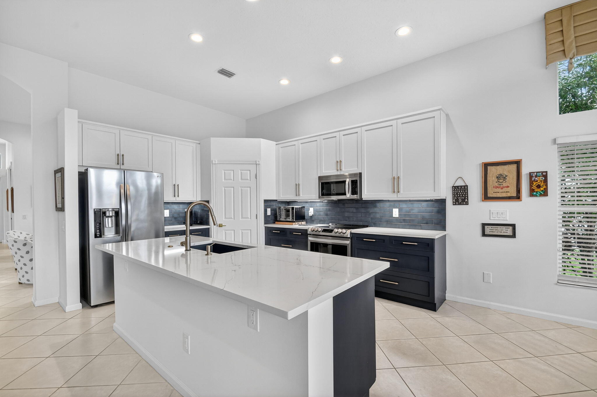 VALENCIA FALLS - Residential