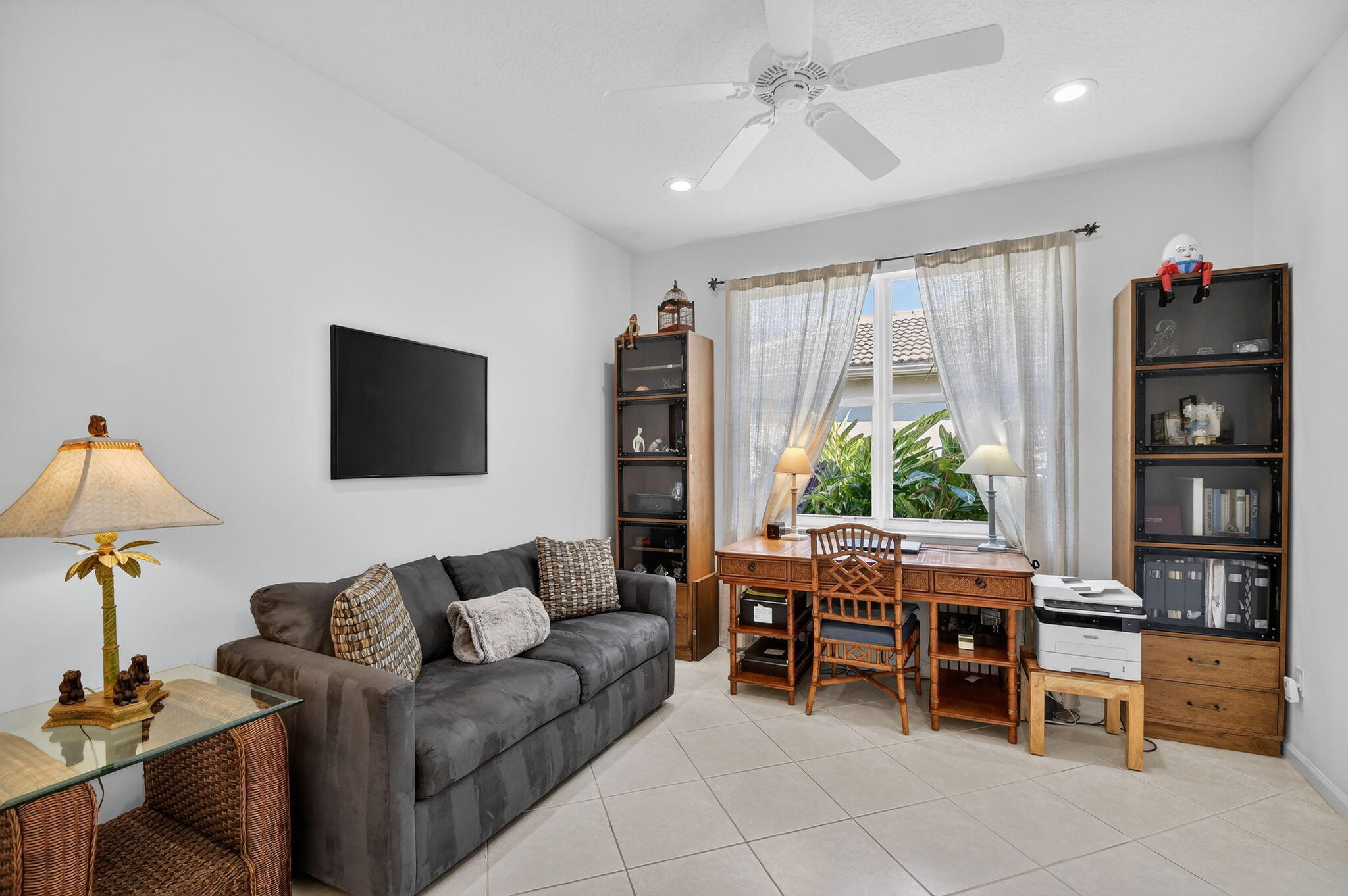 VALENCIA FALLS - Residential