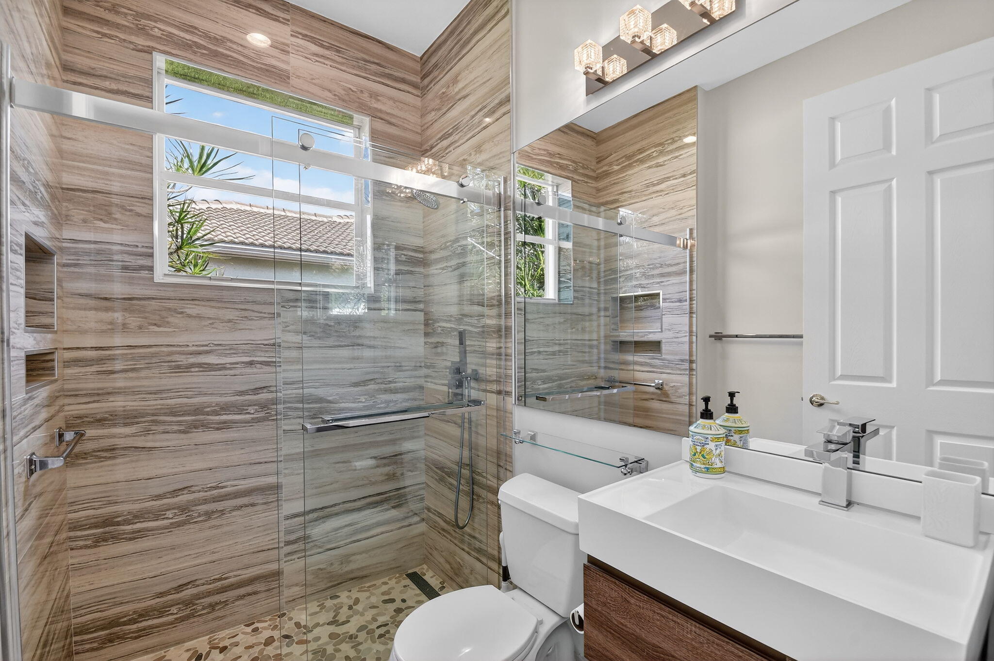 VALENCIA FALLS - Residential