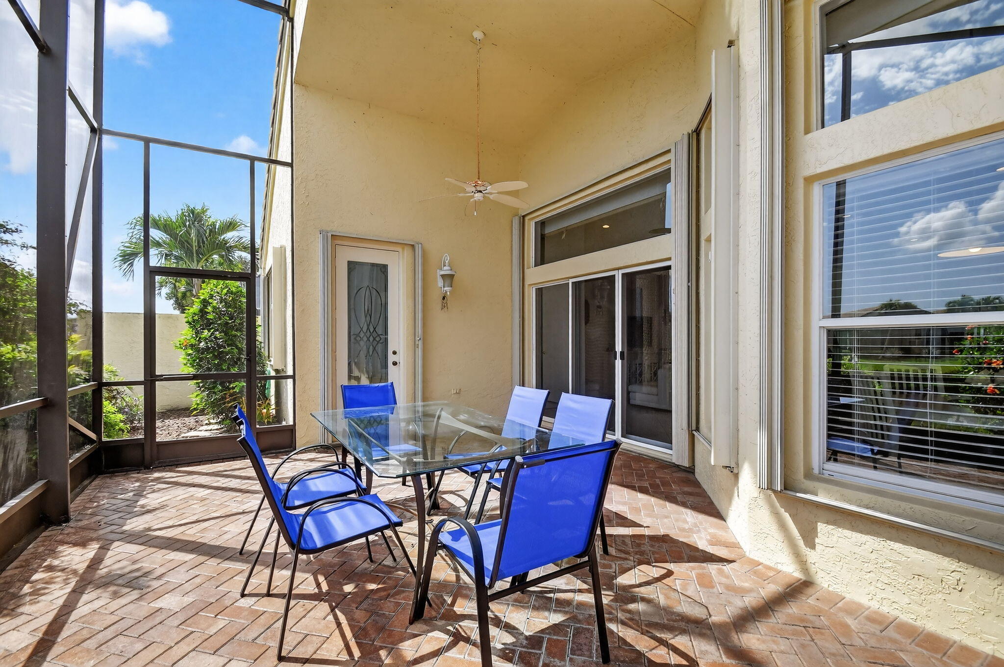 VALENCIA FALLS - Residential