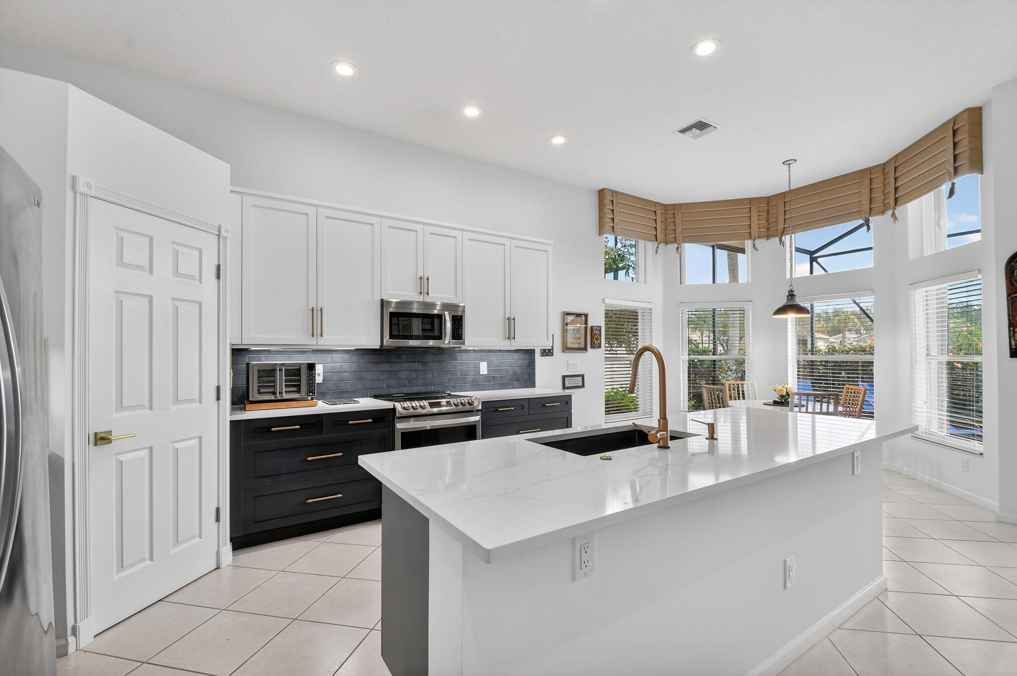 VALENCIA FALLS - Residential