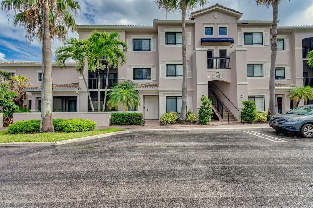 Photo of 2801 Sarento Place #111, Palm Beach Gardens, FL 33410 (MLS # R10804973)
