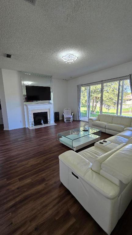 GENTLE WOODS - Residential