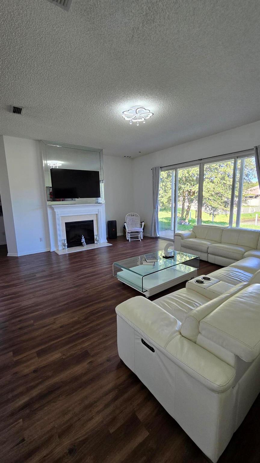 GENTLE WOODS - Residential