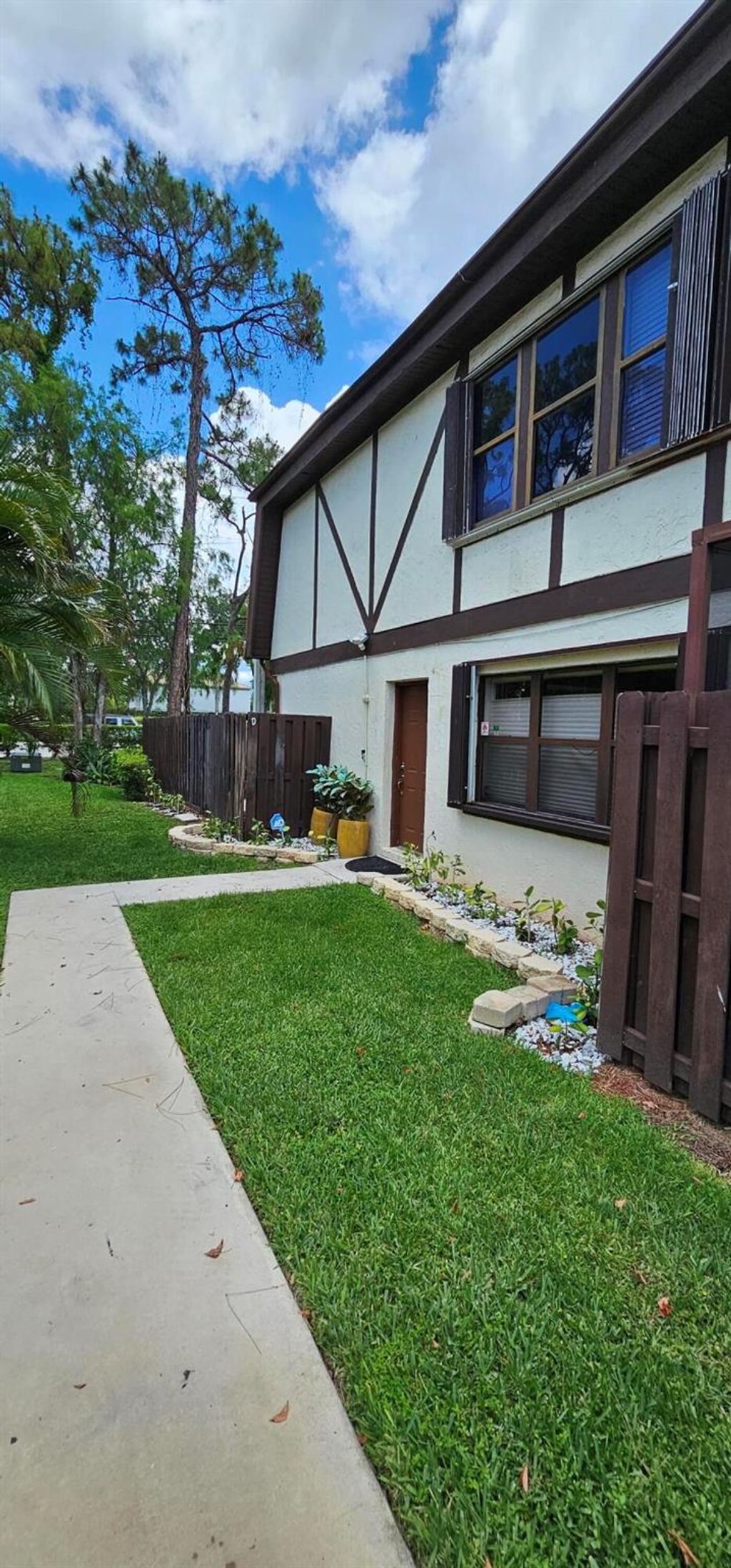 Photo of 148 Weybridge Circle #D, Royal Palm Beach, FL 33411 (MLS # R10894431)