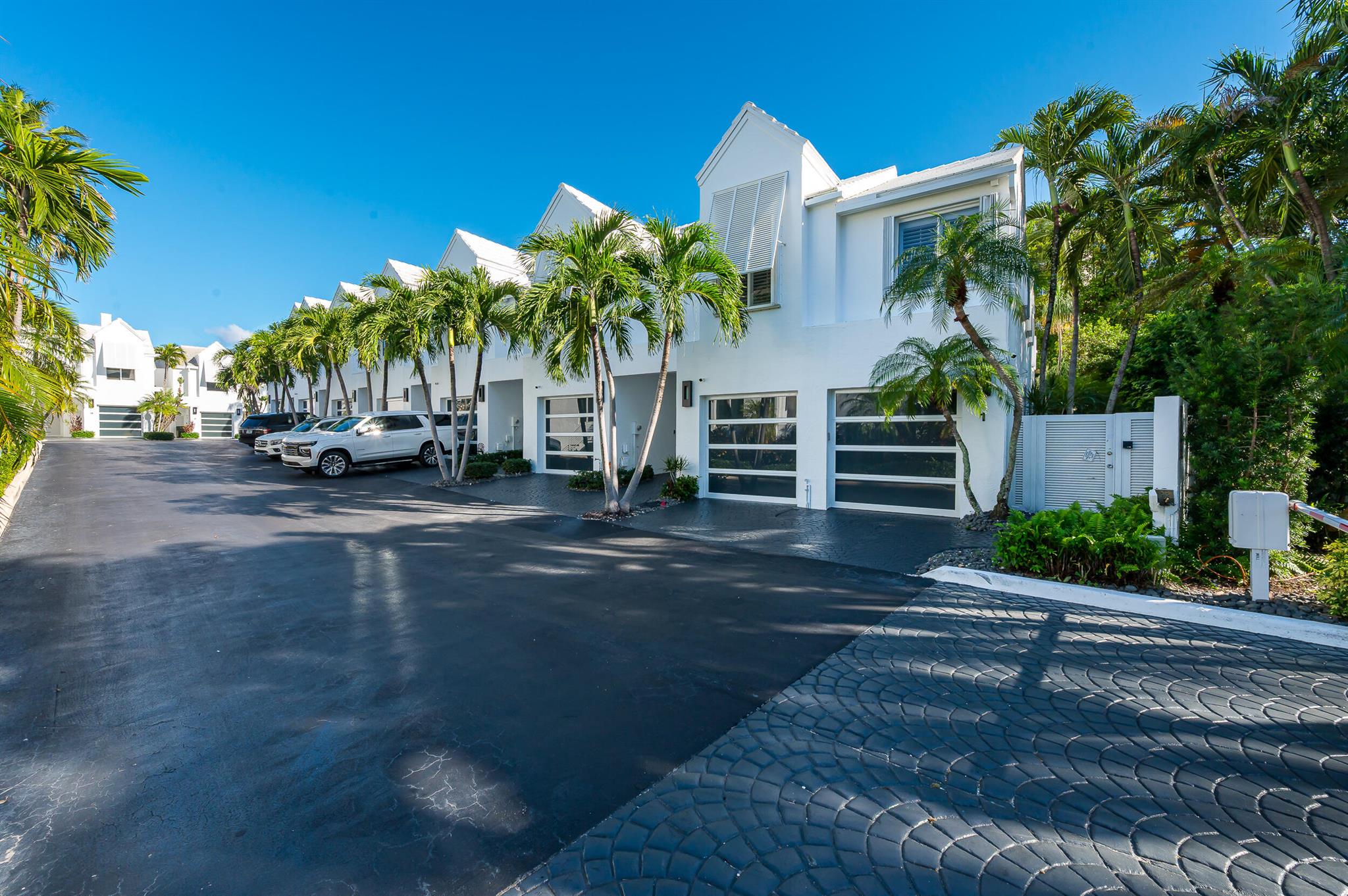 VILLAS OF OCEAN CREST - Residential