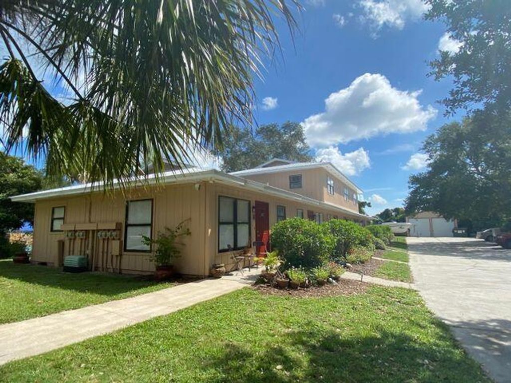 Photo of 954 Louisiana Avenue, Sebastian, FL 32958 (MLS # R11161122)