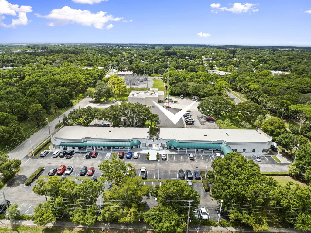 Photo of 1801 S 23rd Street, Fort Pierce, FL (MLS # B26020306)