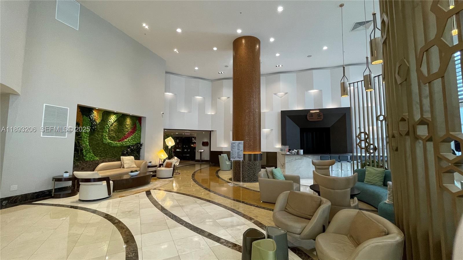 TRUMP INTERNATIONAL SONESTA - Residential
