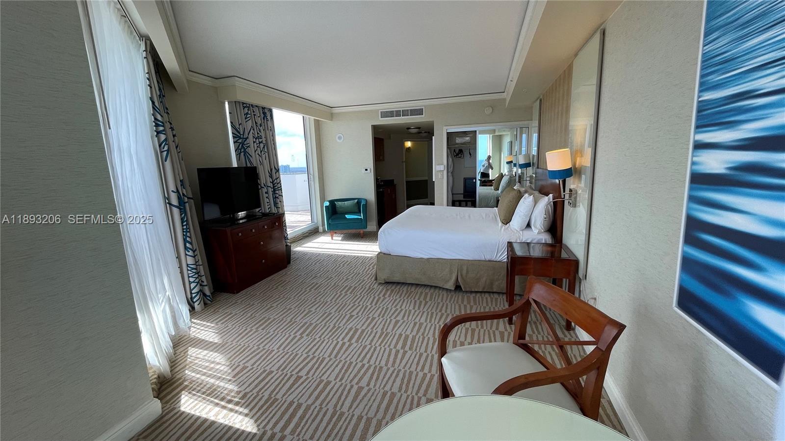 TRUMP INTERNATIONAL SONESTA - Residential