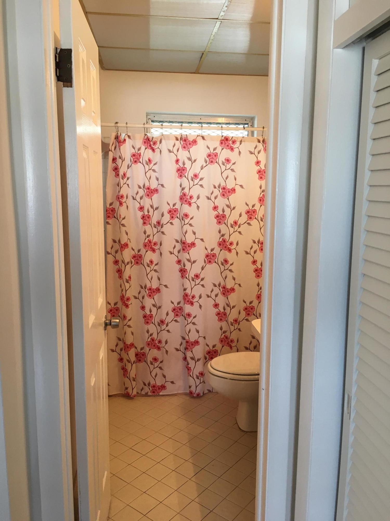 CRYSTAL LAKE - Residential Lease