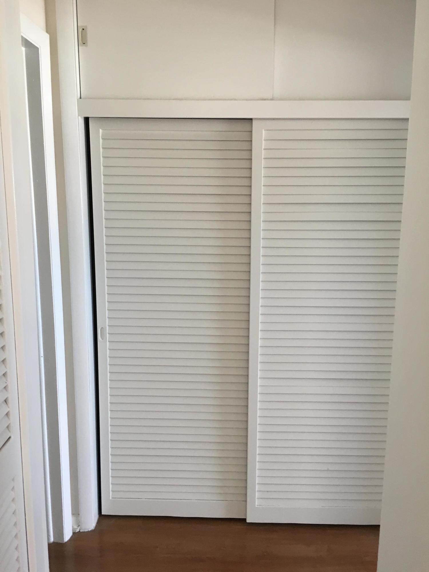 CRYSTAL LAKE - Residential Lease