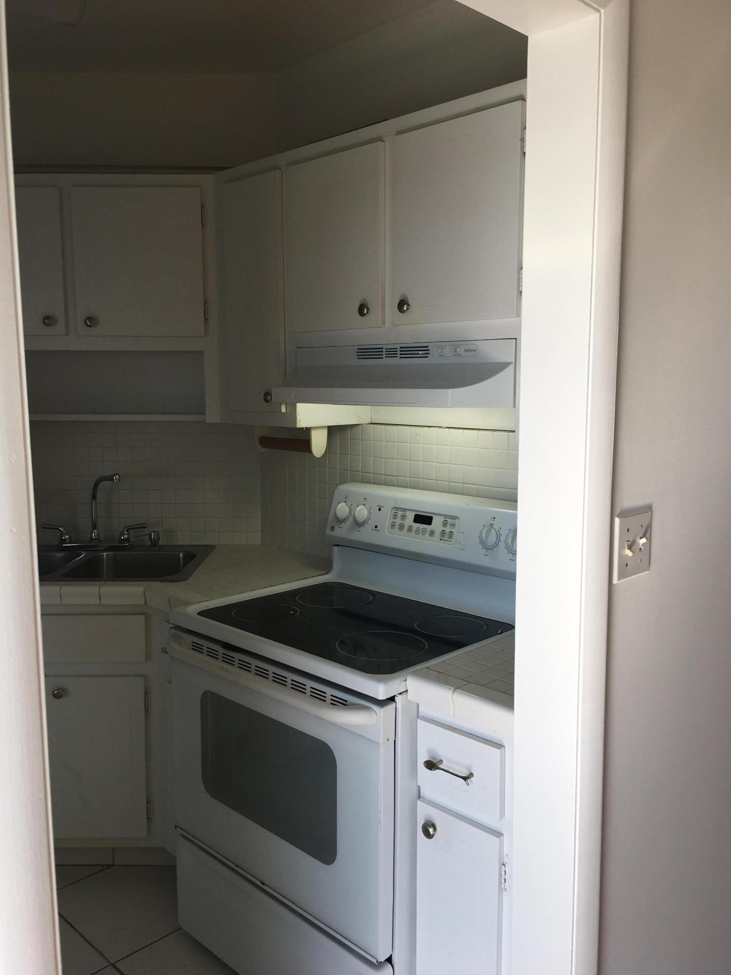 CRYSTAL LAKE - Residential Lease