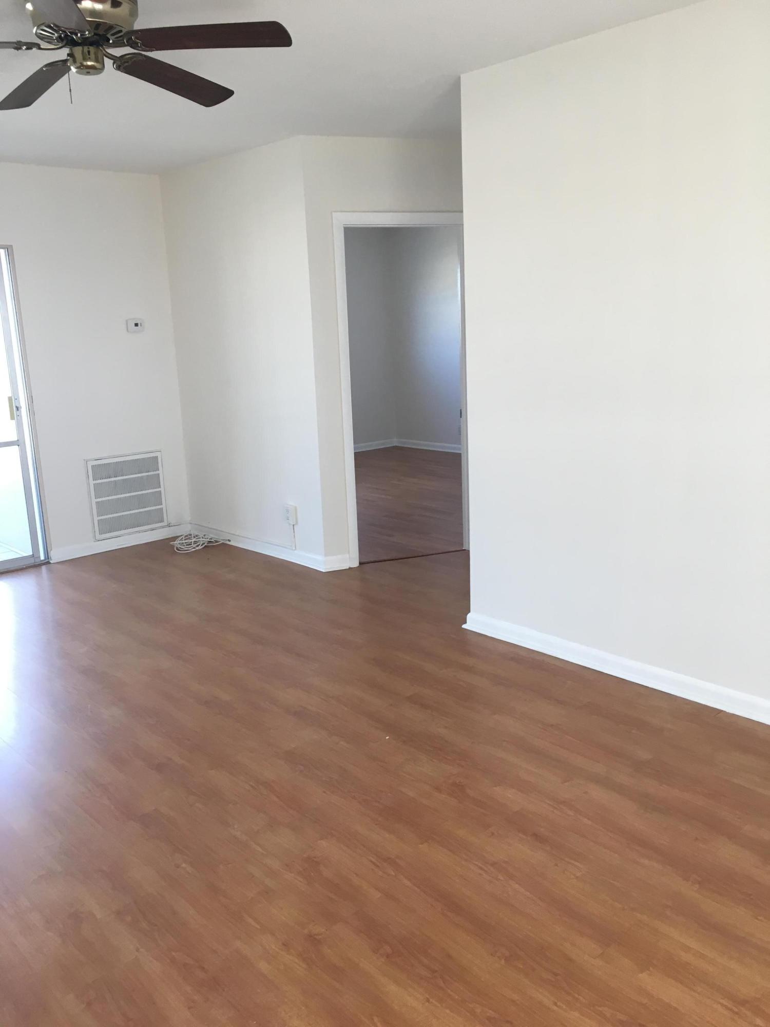 CRYSTAL LAKE - Residential Lease