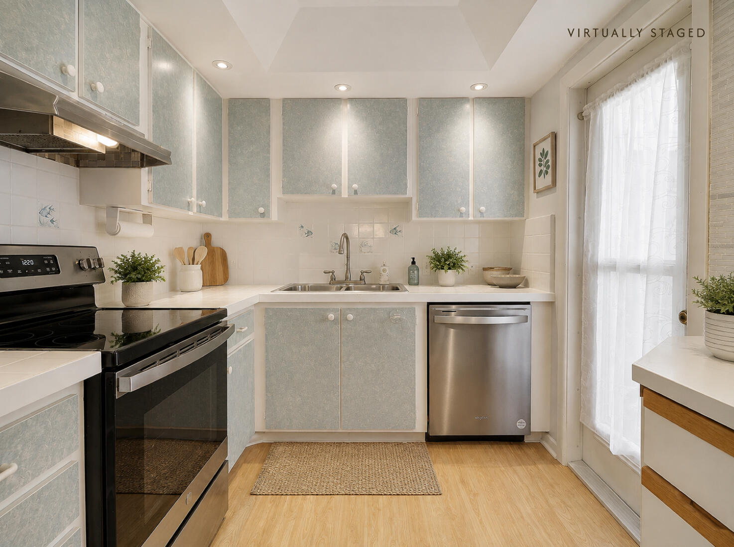 225 S Beach Road 605