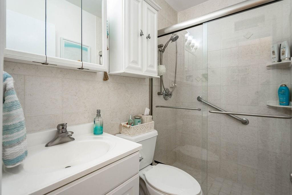 TARELTON MANOR APTS - Residential