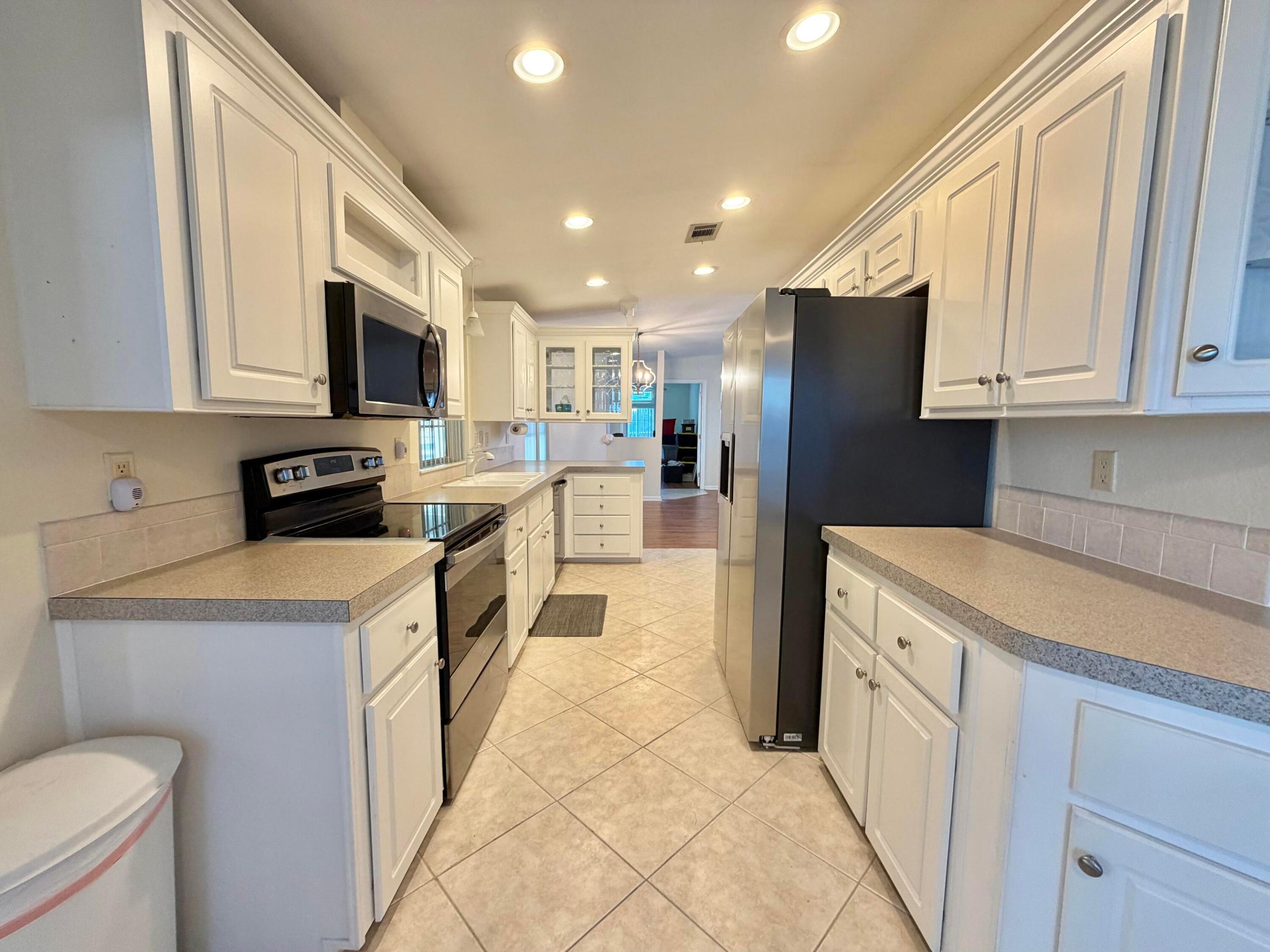 FAIRWAYS AT SAVANNA CLUB REPLAT NO 1 - Residential