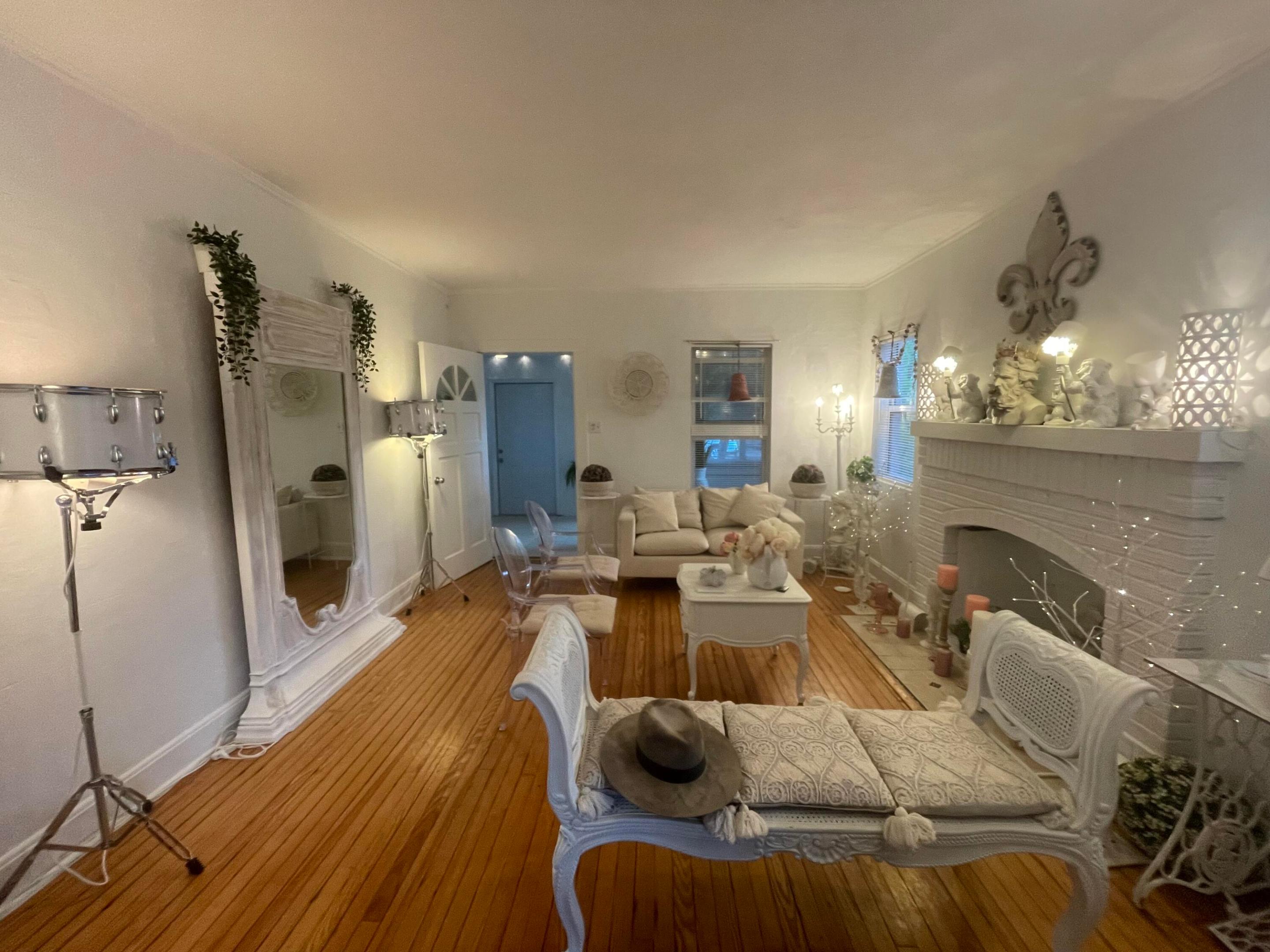 Hollywood 1-21 B - Residential Income