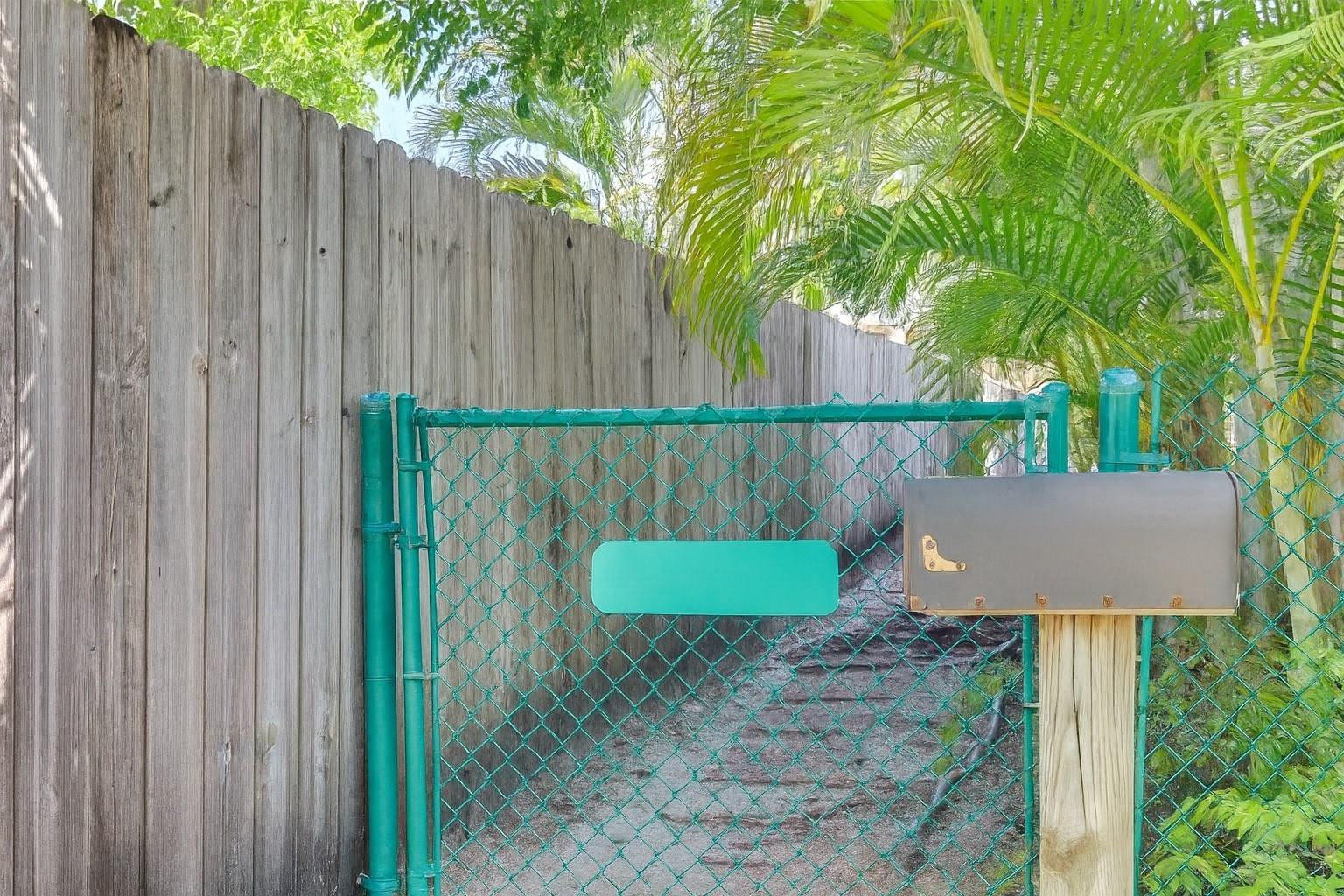 Hollywood 1-21 B - Residential Income