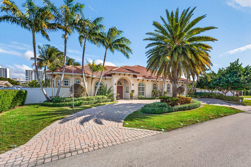 Photo of 2920 Spanish River Road, Boca Raton, FL 33432 (MLS # R11160744)