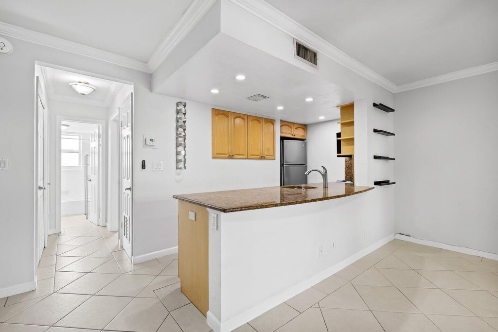 Photo of 1012 SE 15th Street #2, Fort Lauderdale, FL 33316 (MLS # B26015754)