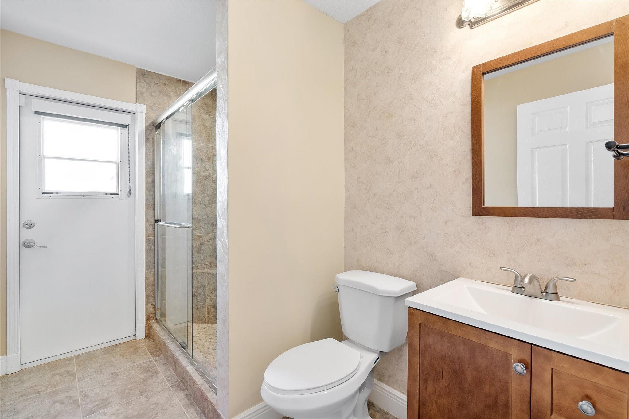 CHAPEL LAKE ESTATES - Residential Lease