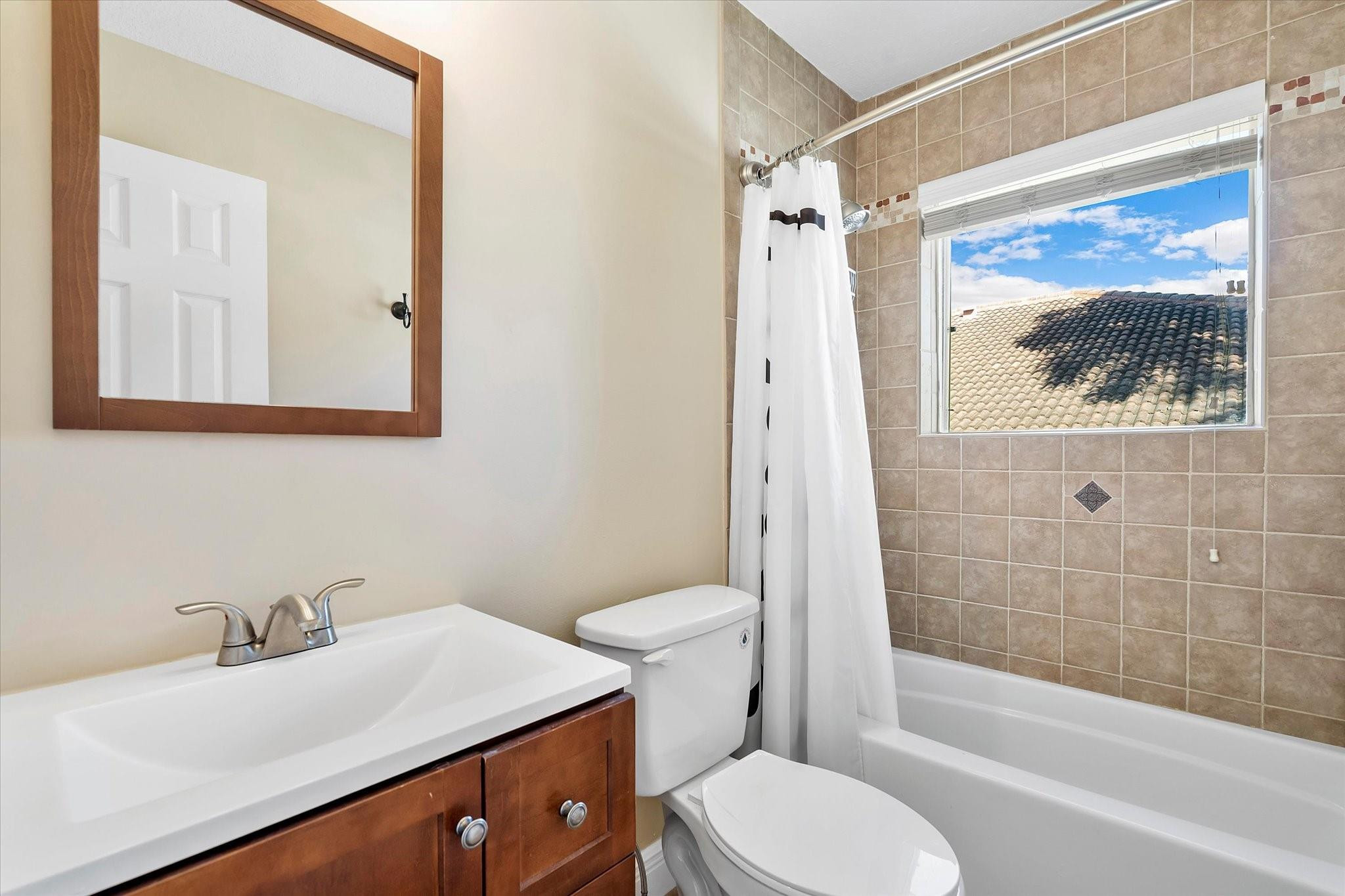 CHAPEL LAKE ESTATES - Residential Lease