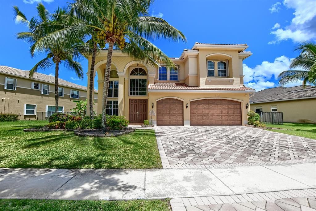 Photo of 11846 Fox Hill Circle, Boynton Beach, FL 33473 (MLS # R10799832)