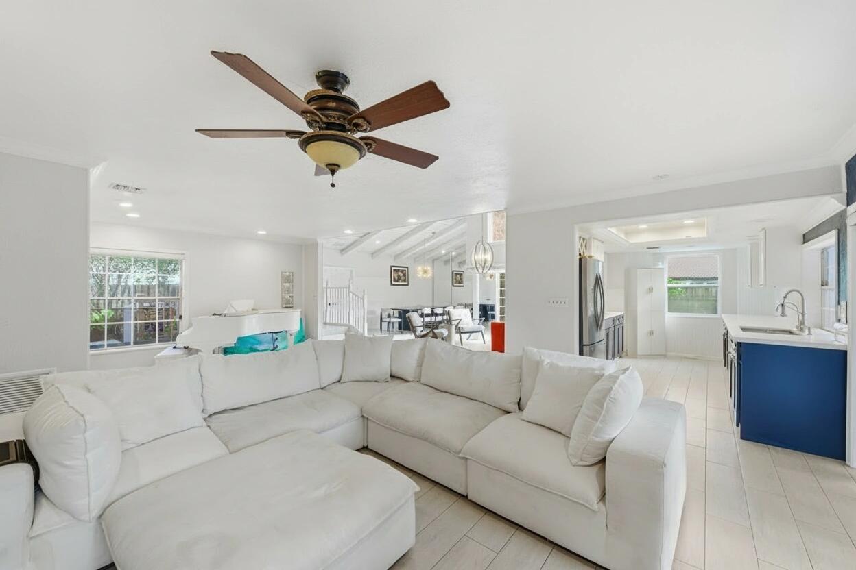 VISTA VERDE SEC 1 OF VIA - Residential