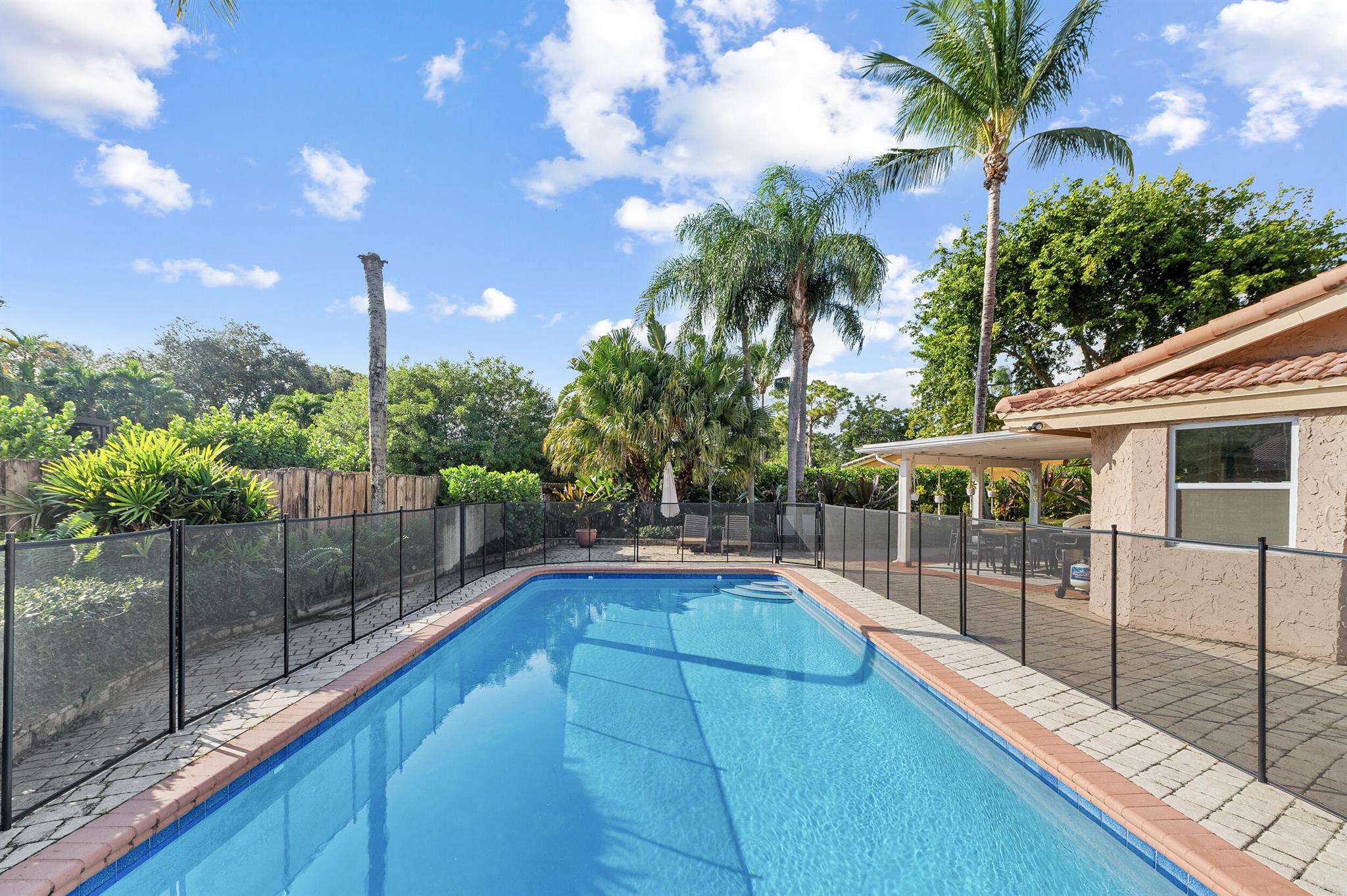 VISTA VERDE SEC 1 OF VIA - Residential