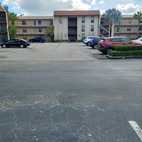 7950 W Mcnab Rd Unit 124, Tamarac, FL MLS: F10473116