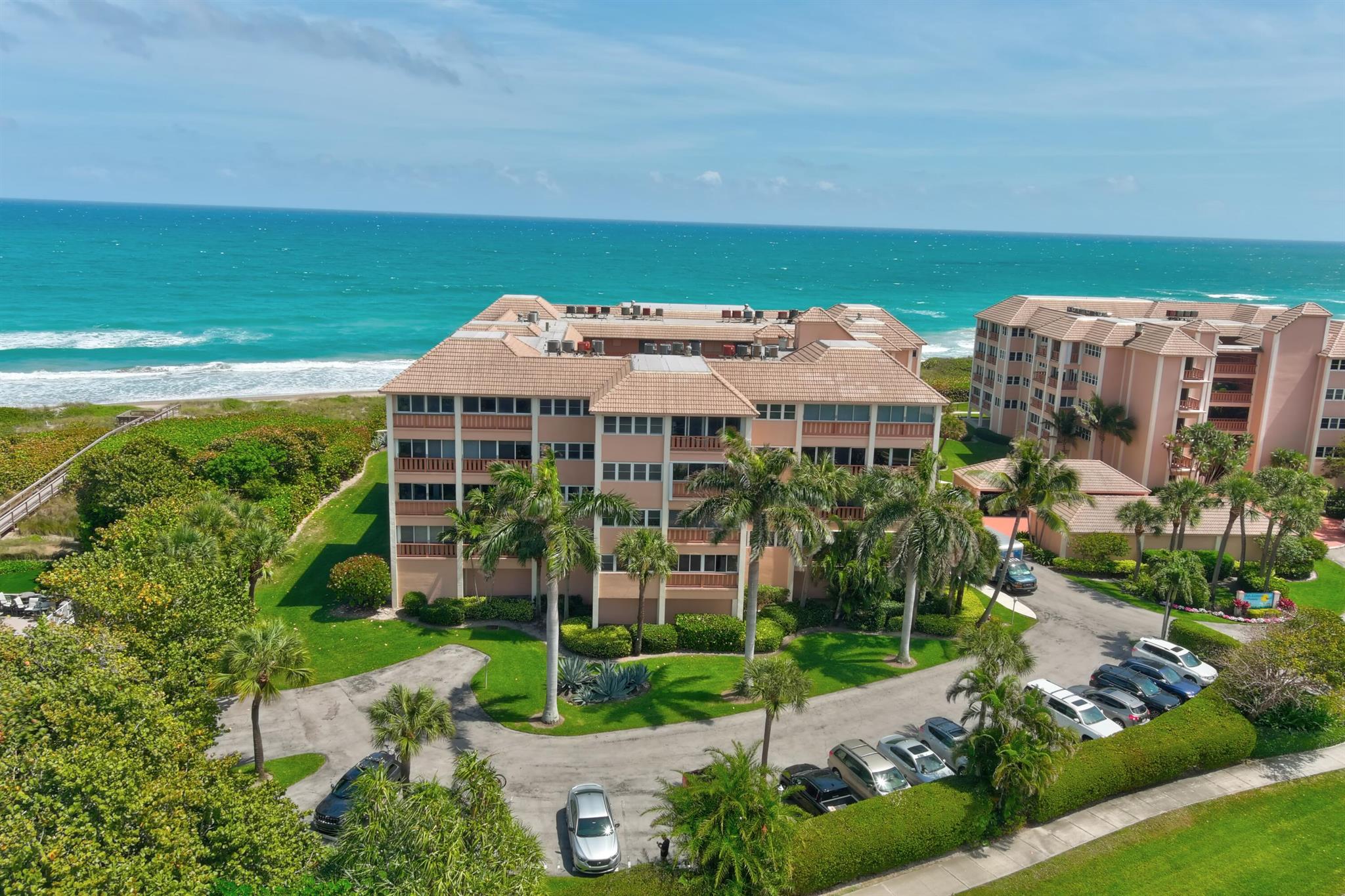 HUTCHINSON HOUSE CONDO - Residential Lease