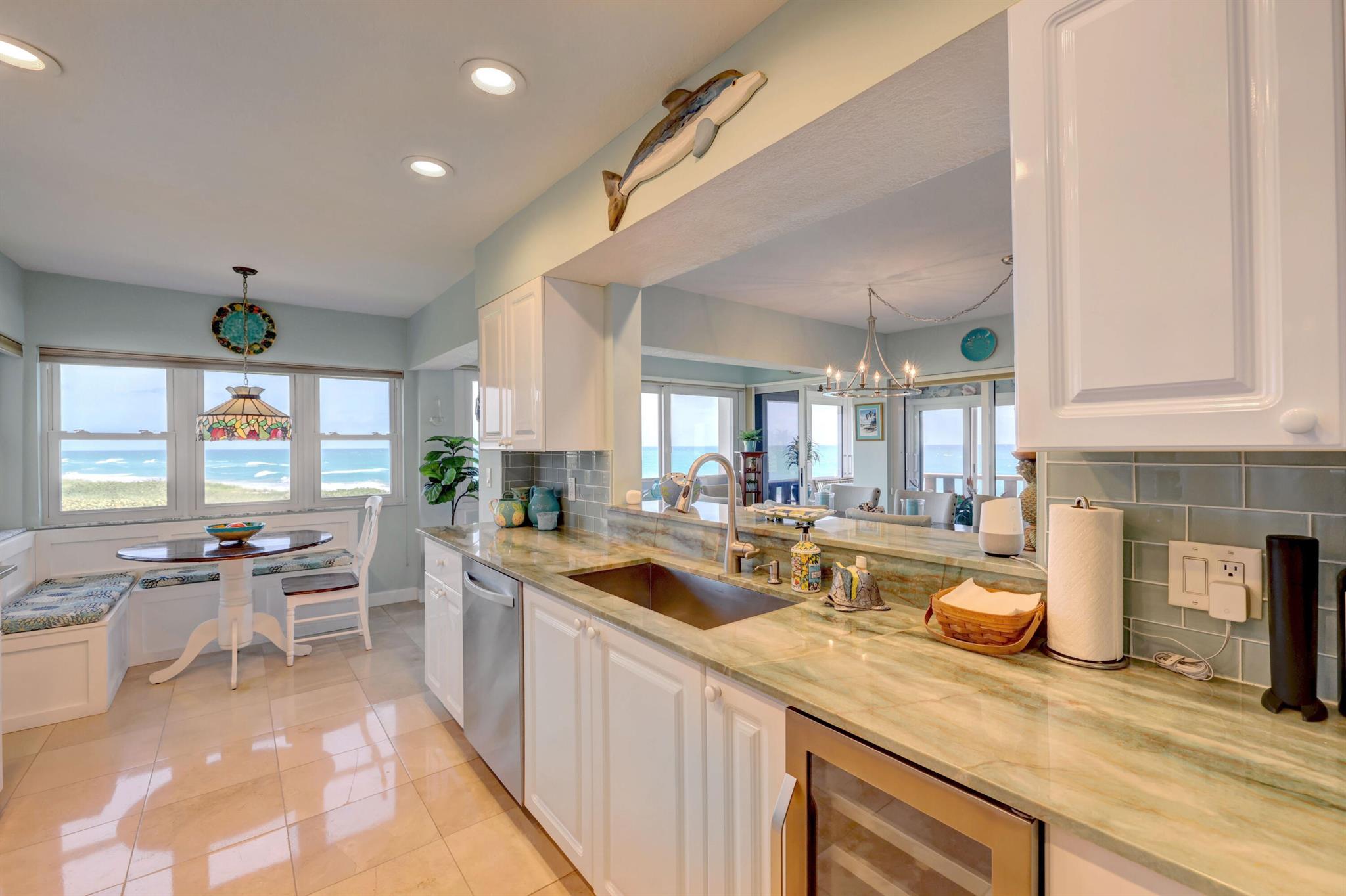 HUTCHINSON HOUSE CONDO - Residential Lease