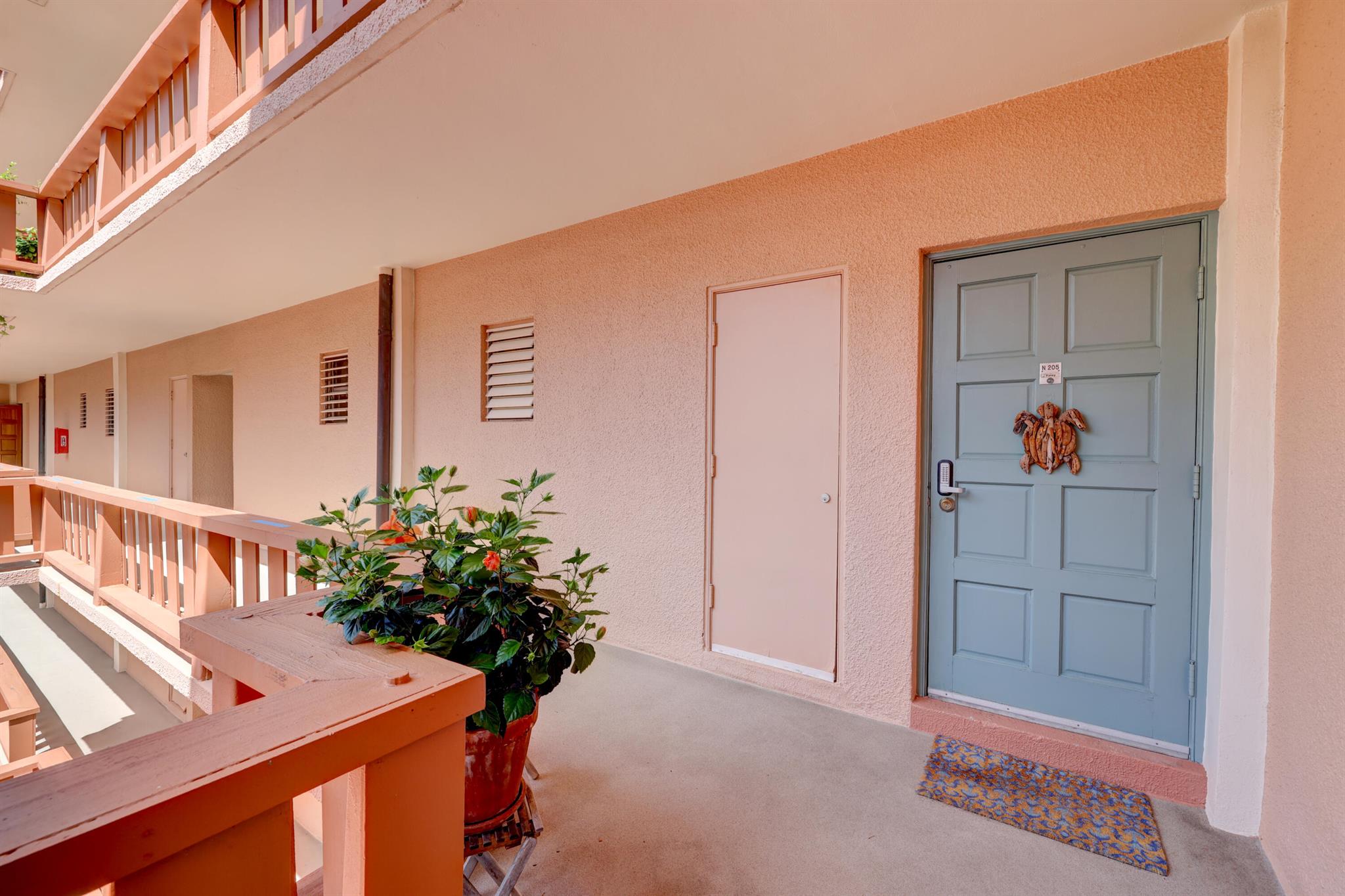 HUTCHINSON HOUSE CONDO - Residential Lease