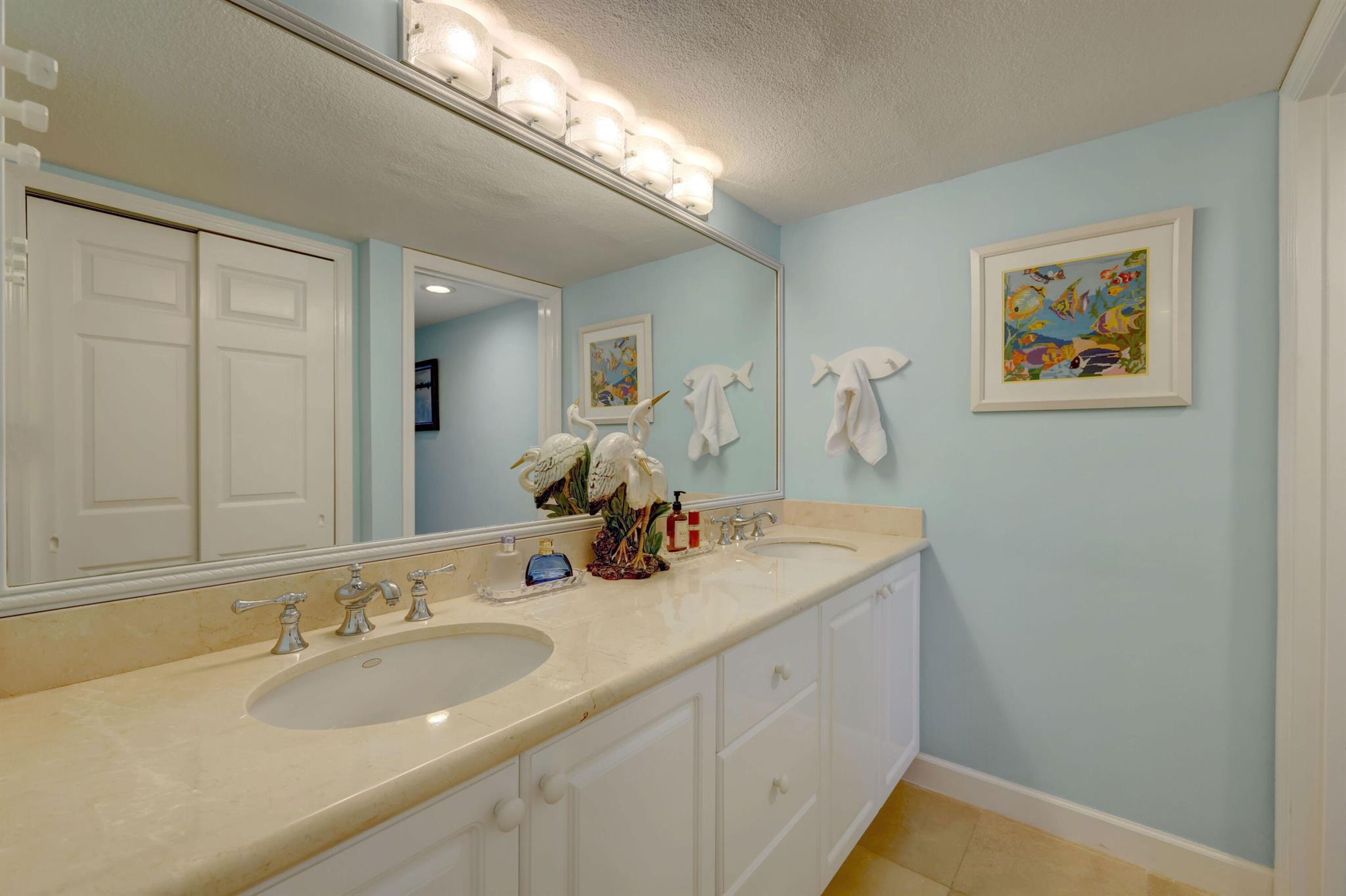 HUTCHINSON HOUSE CONDO - Residential Lease