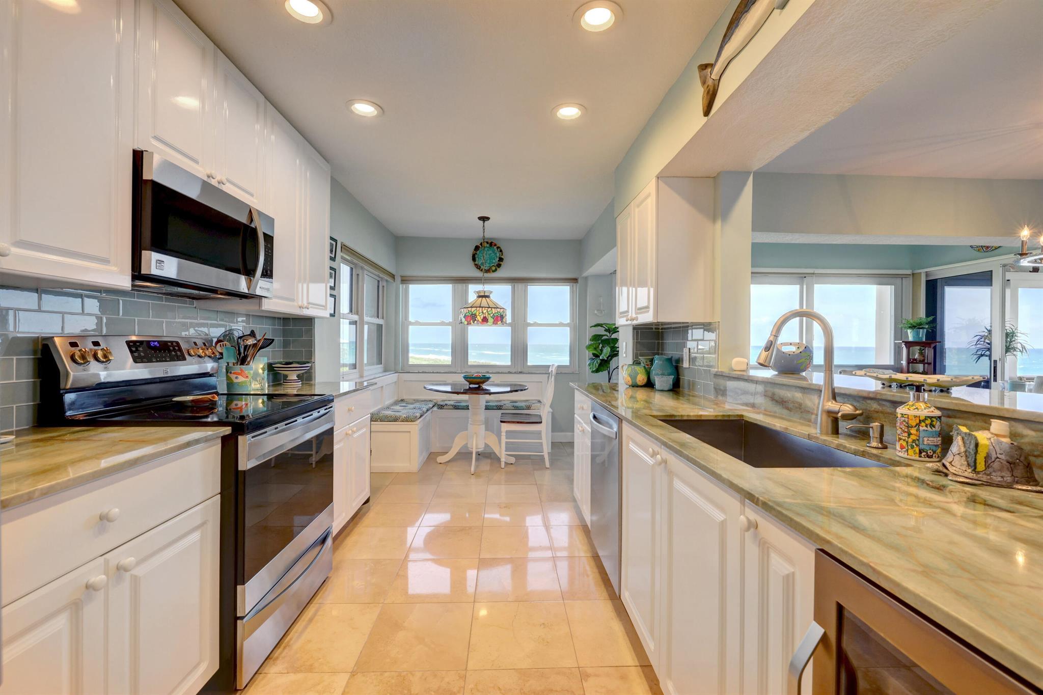 HUTCHINSON HOUSE CONDO - Residential Lease