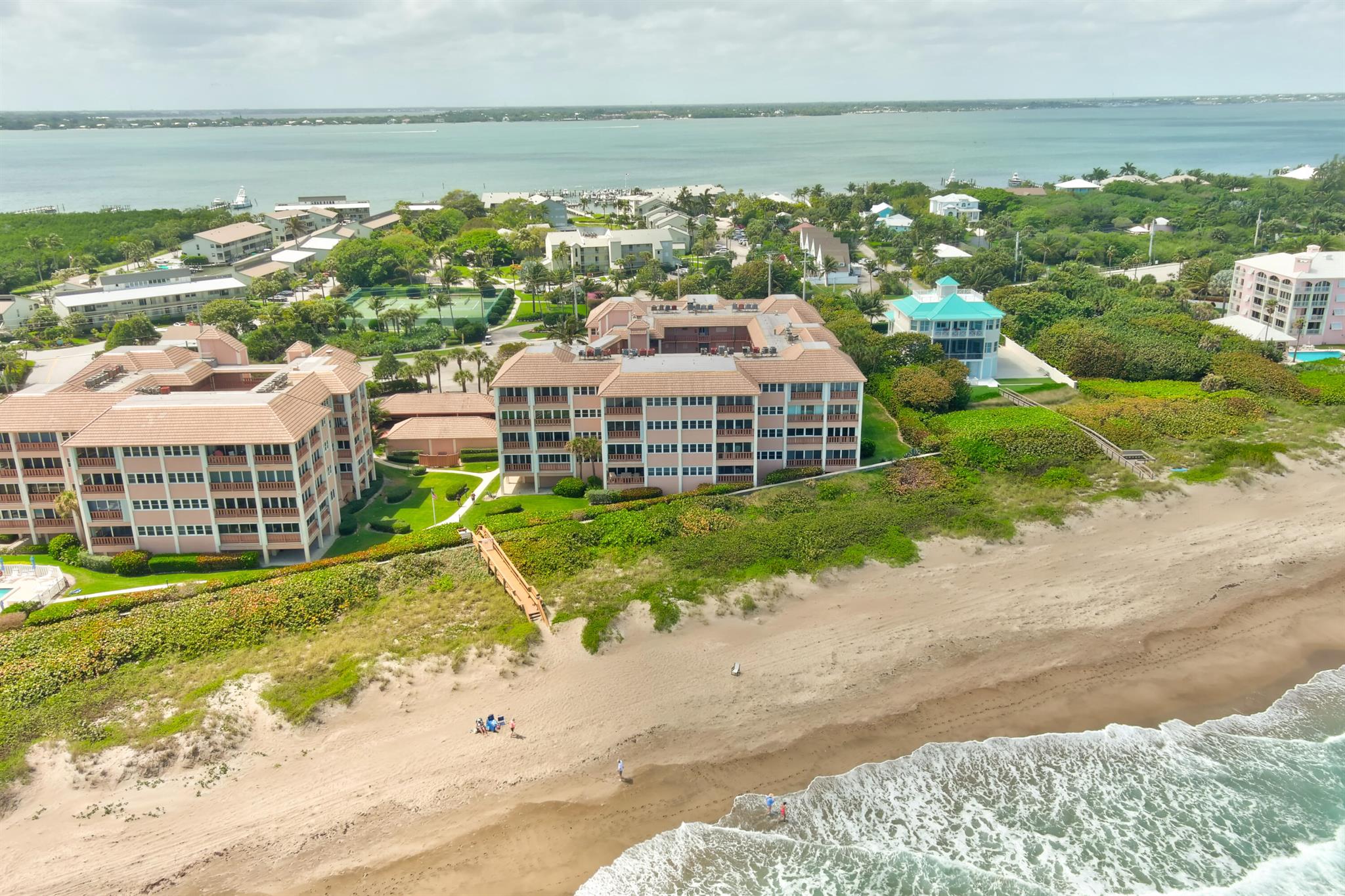 HUTCHINSON HOUSE CONDO - Residential Lease