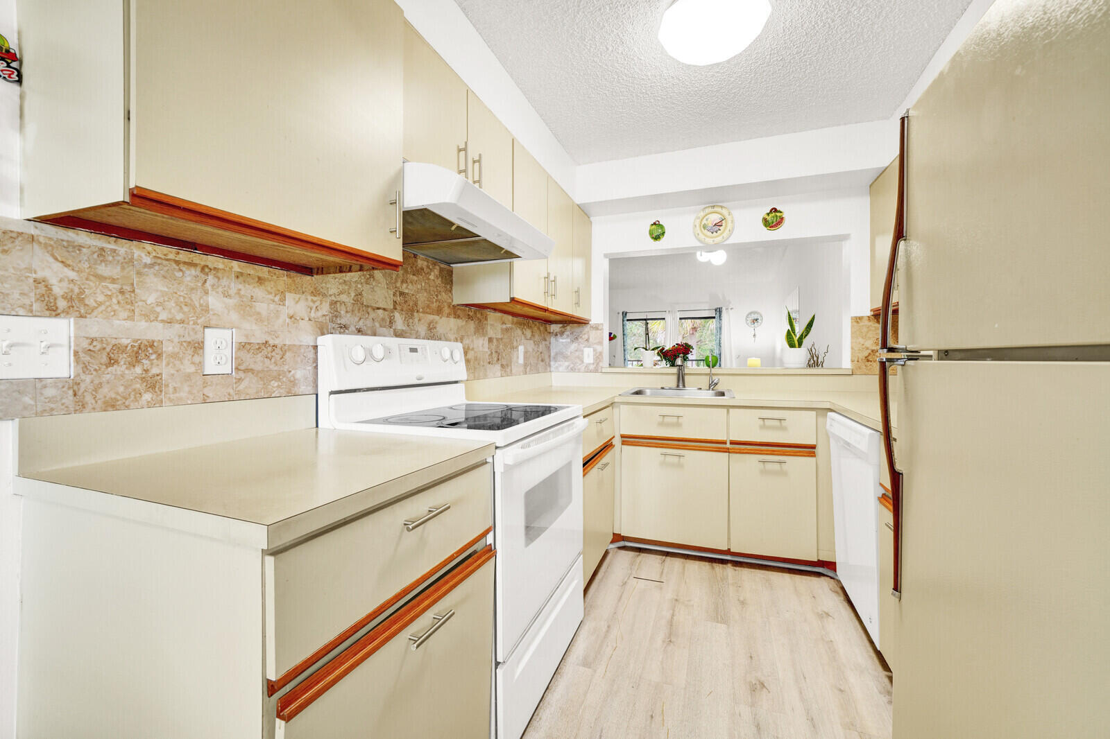GARDENS OF WILLOW BEND CONDS 1,2, & 3 DECLS FILED - Residential