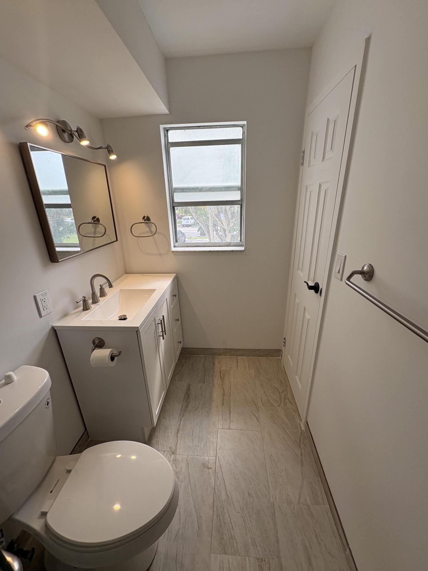 SOMERSET AT LAUDERDALE LAKES - Residential