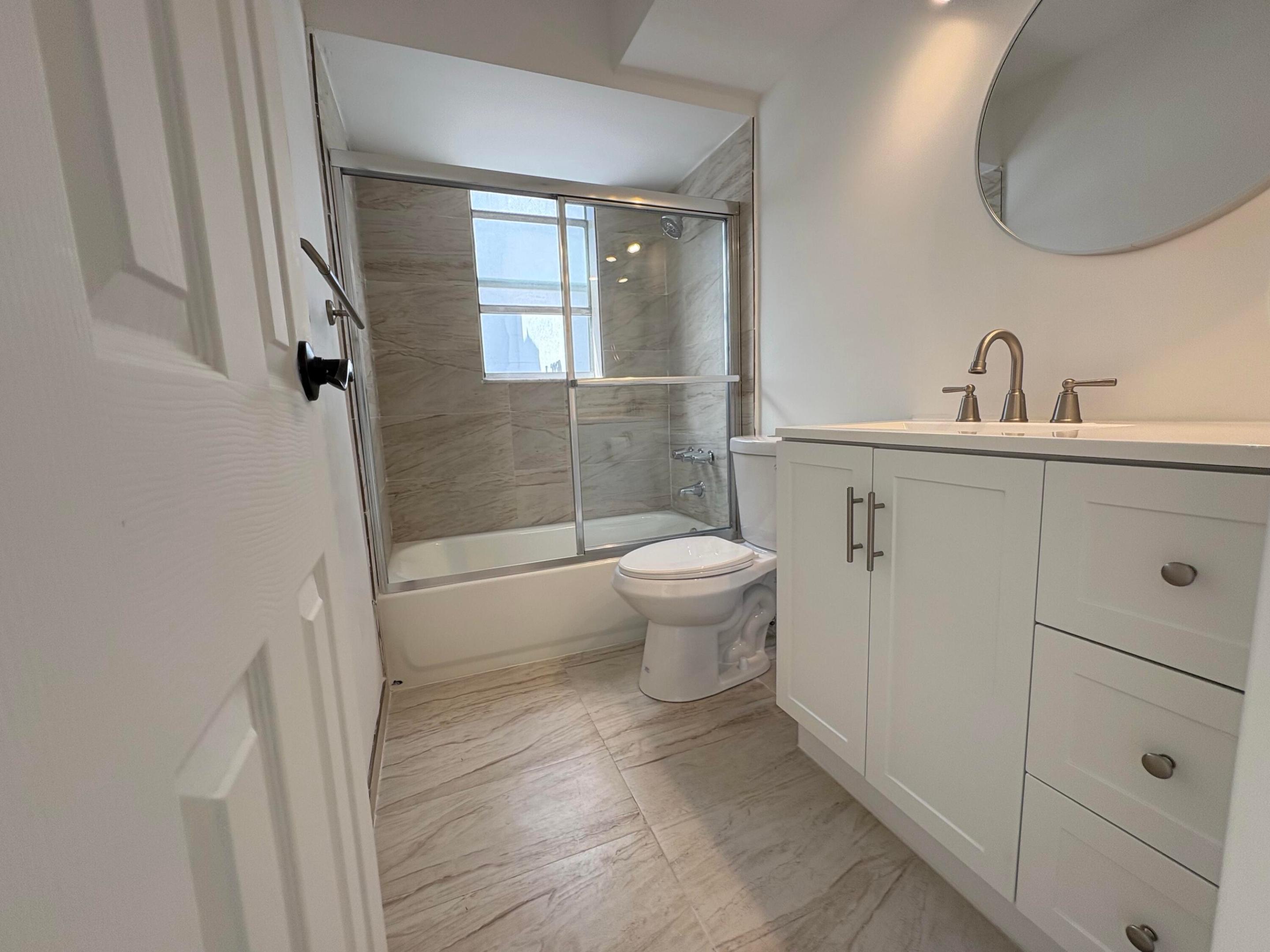 SOMERSET AT LAUDERDALE LAKES - Residential